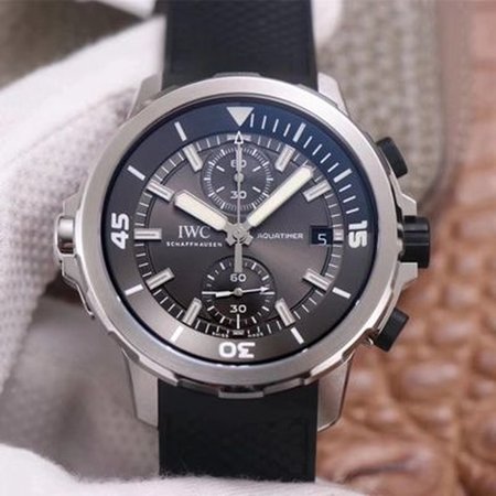 IWC Aquatimer IW379506 Shark Special Edition V6 Factory Gray Dial