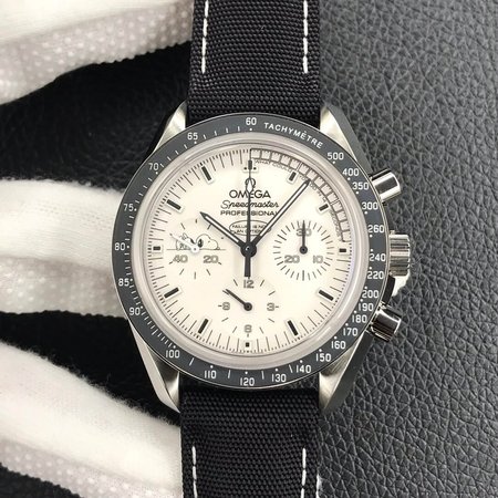 Omega Speedmaster Snoopy Award 311.32.42.30.04.003 OM Factory Black Strap