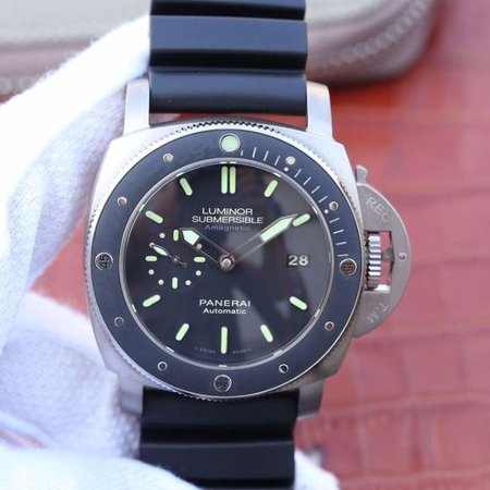 Panerai Luminor Submersible 1950 Amagnetic 3 Days PAM389 VS Factory V2 Black Dial