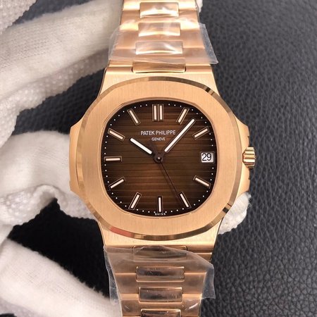 Patek Philippe Nautilus 5711/1R-001 3K Factory Gold Case